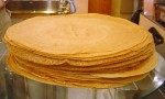 Crepes. Bild von David Monniaux: http://commons.wikimedia.org/wiki/File:Crepes_dsc07085.jpg Crepes: Lecker, aber zum Frühstück ungeeignet.
