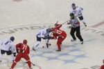 Finland vs Russland, 2006 WM-Halbfinale in Turin. Bild von Thomas Grollier: http://commons.wikimedia.org/wiki/File:Finlande_Russie.jpg Finland vs Russland, 2006 WM-Halbfinale in Turin. Bild von Thomas Grollier: http://commons.wikimedia.org/wiki/File:Finlande_Russie.jpg
